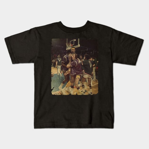 Pat Riley and Wilt on The Lakers Team Kids T-Shirt by Wendyshopart